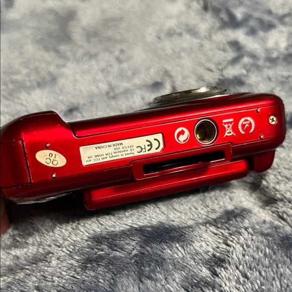 Vivitar Red Digital Camera - Tested Works! - Picture 2 of 5